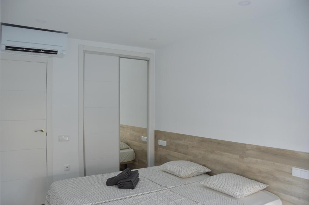 El Pato Primera Linea Benidorm Esterno foto